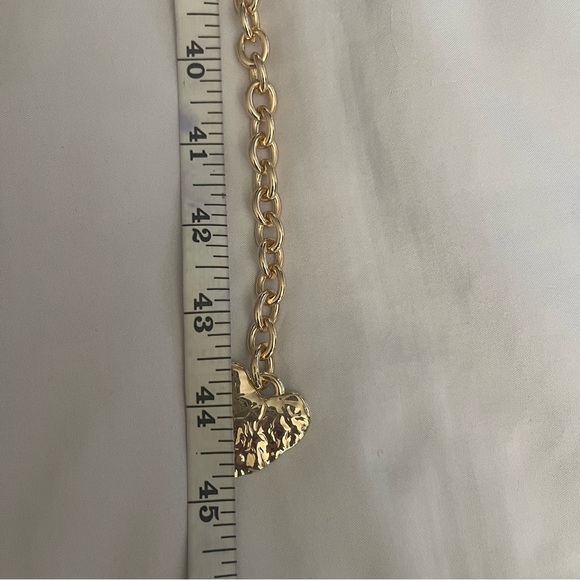 Gold tone metallic hearts statement chain belt - Picture 8 of 10